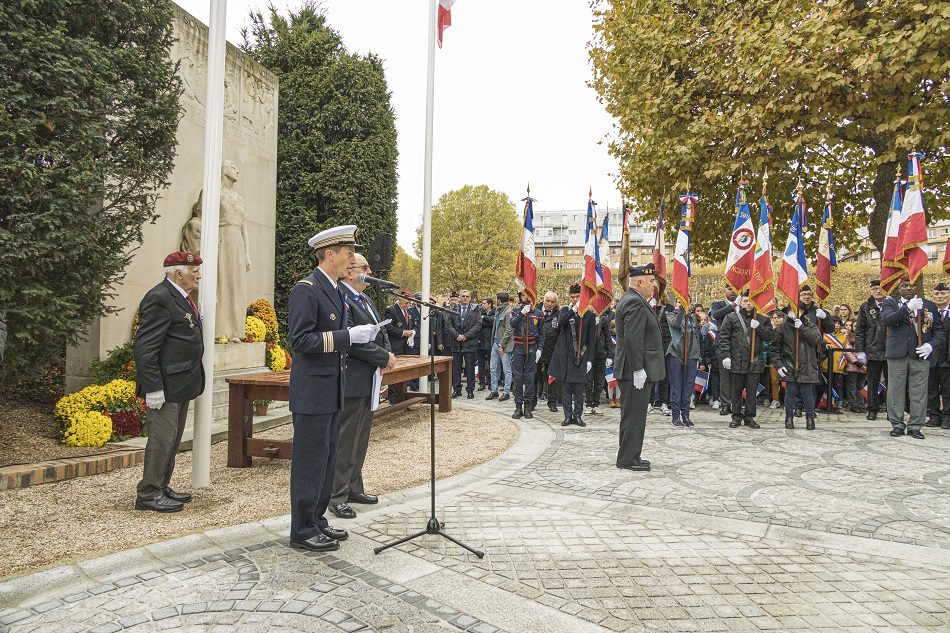  Les marins de la Force d’action navale commémorent l’Armistice du 11 novembre