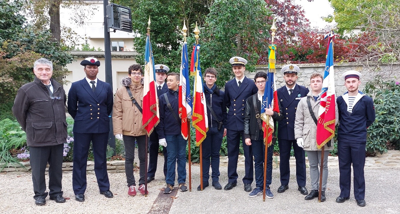  Les marins de la Force d’action navale commémorent l’Armistice du 11 novembre