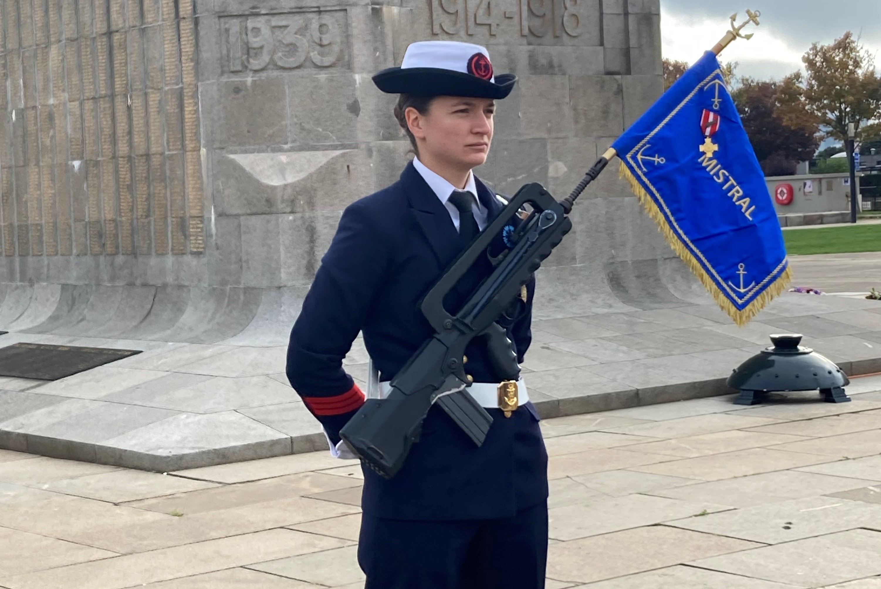  Les marins de la Force d’action navale commémorent l’Armistice du 11 novembre