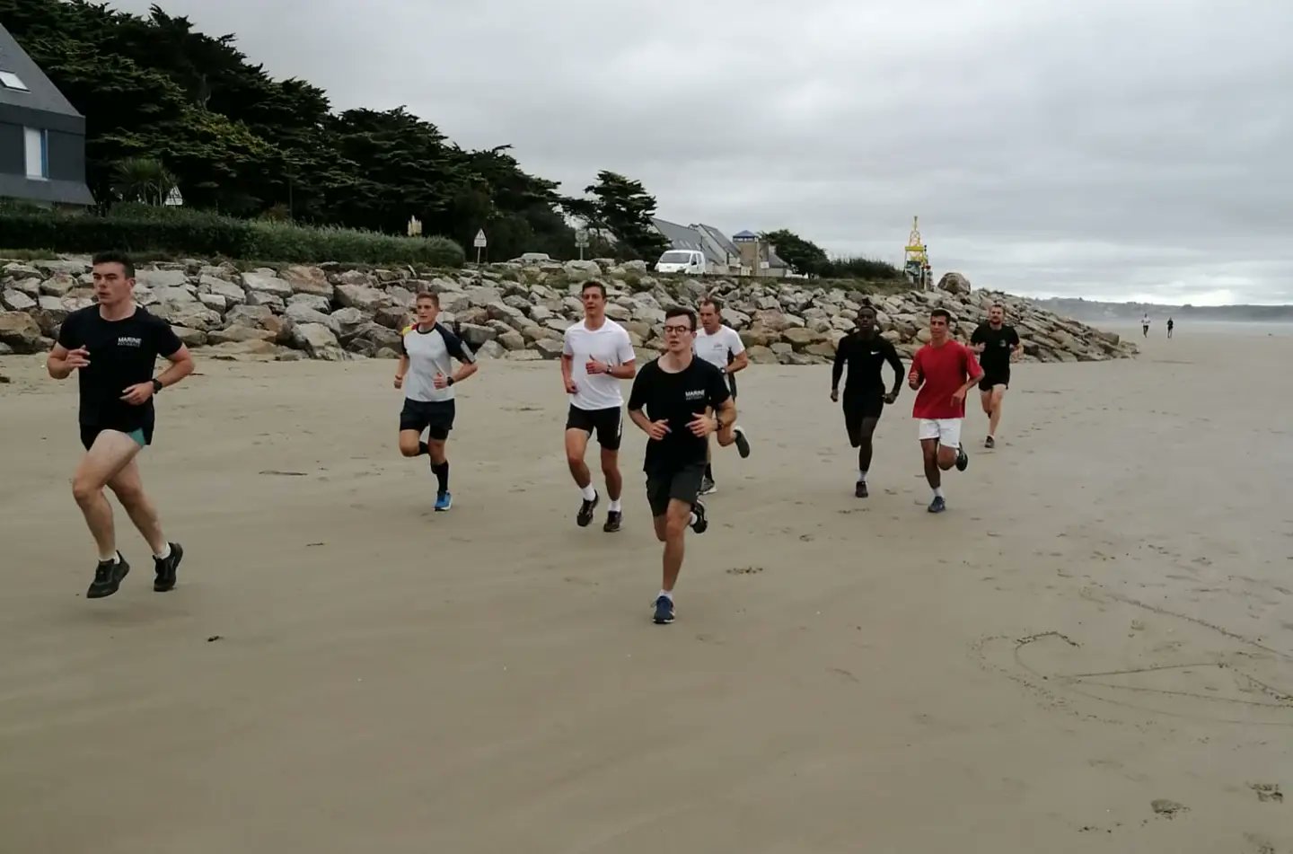 20 km de Paris « connecté » : les unités de la Marine courent pour l’Association Entraide Marine