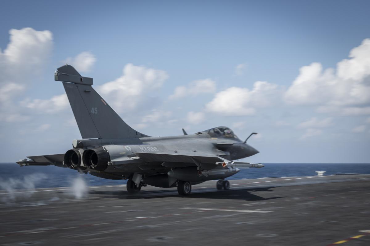 CLEMENCEAU 22 – Le groupe aéronaval en son soutien à l’opération EUFOR ALTHEA