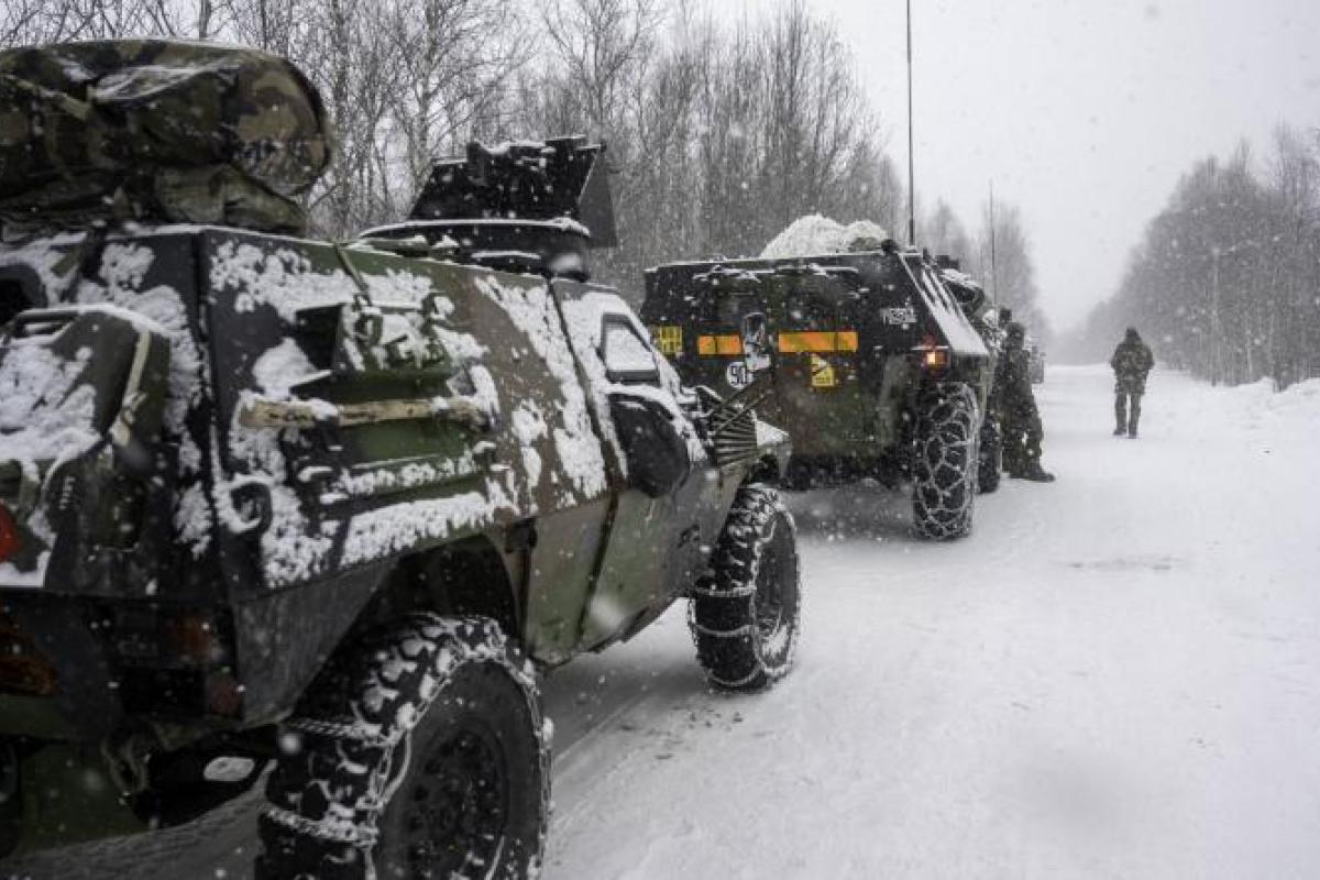 COLD RESPONSE 2022 - Le Porte-hélicoptères amphibie Dixmude certifié aux opérations en Arctique