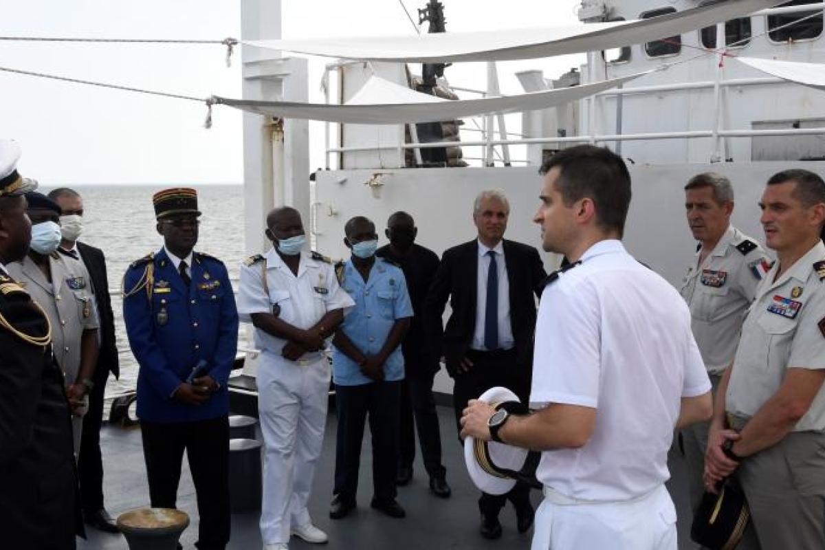 ZMAtO 22 - Le Borda patrouille en zone à risque de piraterie avant de rejoindre le Gabon