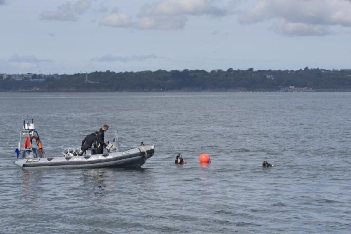 Territoire national – Contre minage d’une Luft marine bomb en rade de Brest