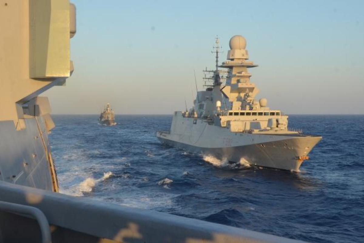 Méditerranée orientale – Visite du COM SNMG2 sur la FREMM Provence