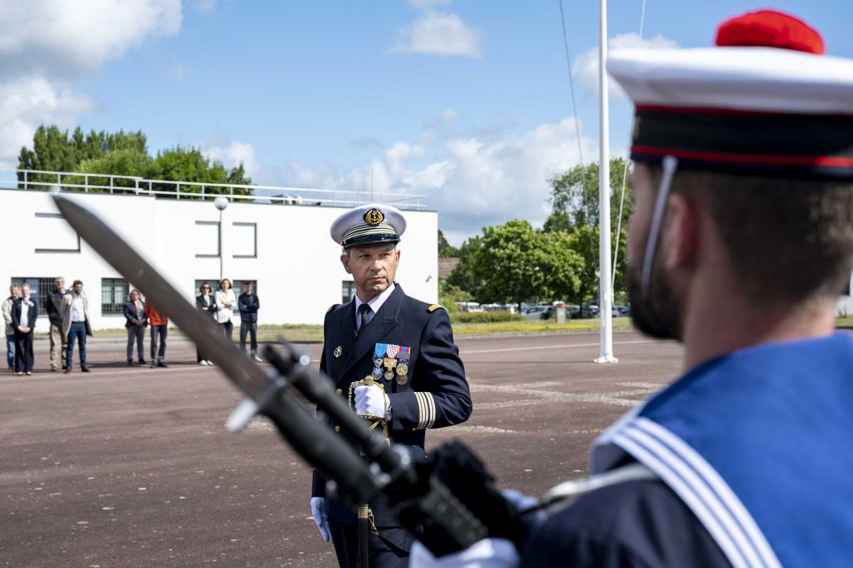 Prise de commandement de la base des fusiliers marins et commandos