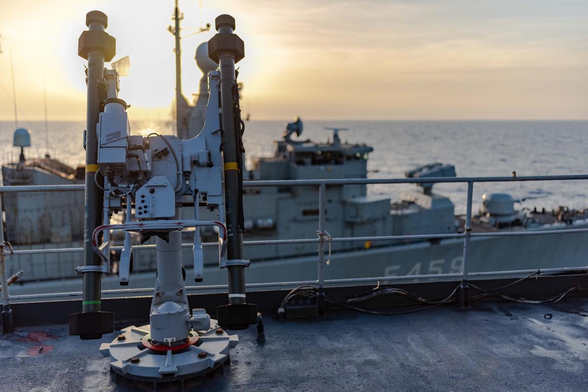  ANTARES – Le BCR Marne sous escorte de la marine grecque en soutien au GAN