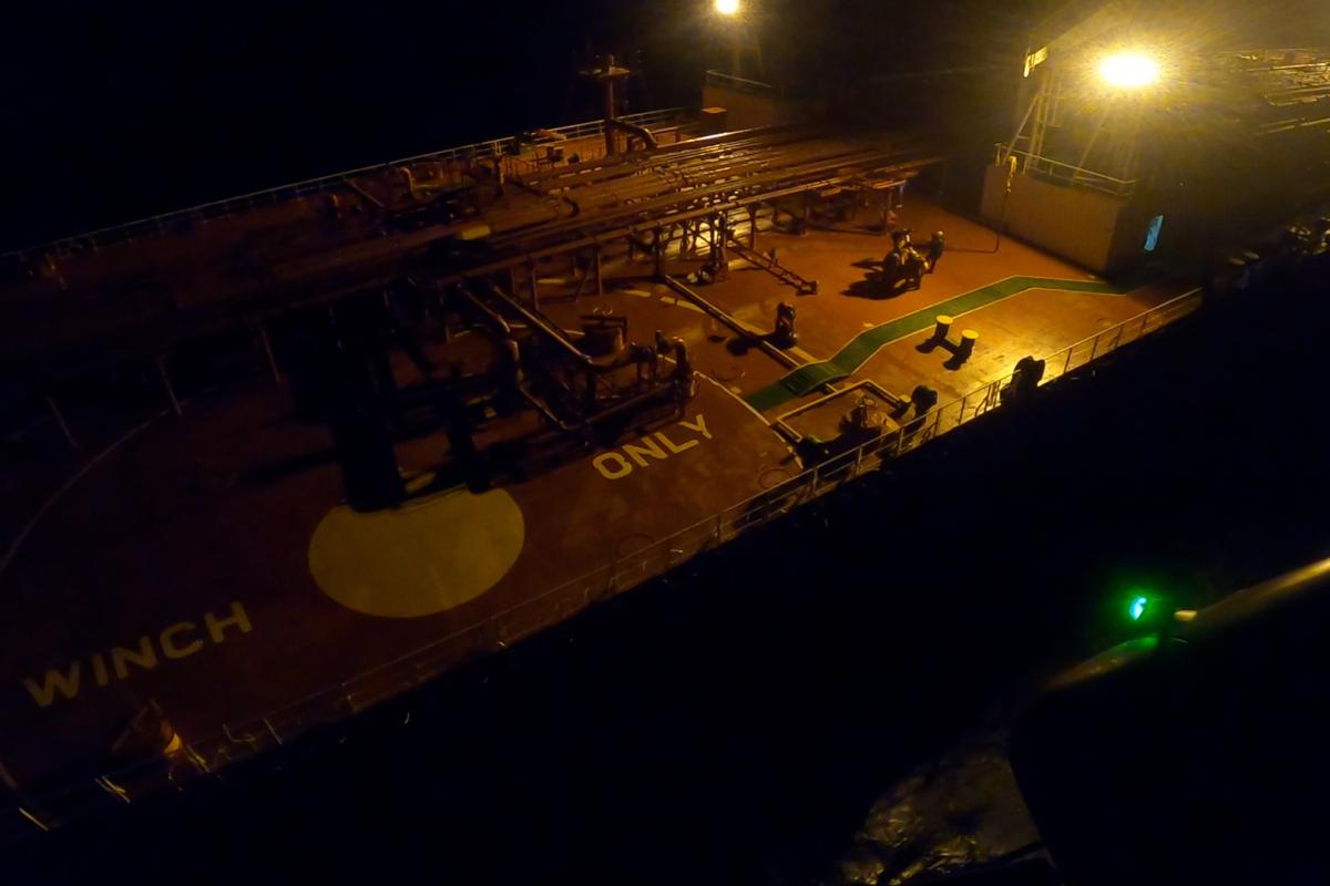 Le 9 janvier 2023, à la nuit tombée, la Marine djiboutienne, assurant les fonctions de Maritime Rescue Coordination Center dans ses approches maritimes, sollicite les forces françaises stationnées à Djibouti pour porter secours à un marin philippin du pétrolier Nave Rigel, alors dans le golfe d’Aden.  Le groupe aéronaval, déployé dans la zone, se rend immédiatement disponible pour aider ce marin en difficulté. À bord d’une des frégates escortant le porte-avions Charles de Gaulle, l’alerte de l’hélicoptère e