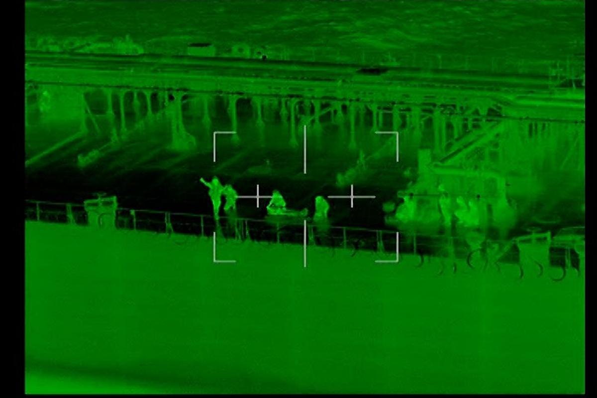 Le 9 janvier 2023, à la nuit tombée, la Marine djiboutienne, assurant les fonctions de Maritime Rescue Coordination Center dans ses approches maritimes, sollicite les forces françaises stationnées à Djibouti pour porter secours à un marin philippin du pétrolier Nave Rigel, alors dans le golfe d’Aden.  Le groupe aéronaval, déployé dans la zone, se rend immédiatement disponible pour aider ce marin en difficulté. À bord d’une des frégates escortant le porte-avions Charles de Gaulle, l’alerte de l’hélicoptère e