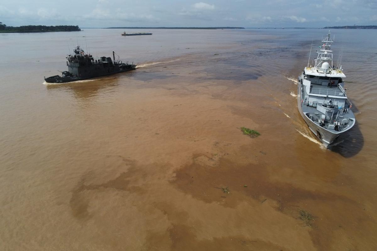  La Résolue rencontre les marins du 9ème district naval du Brésil à Manaus