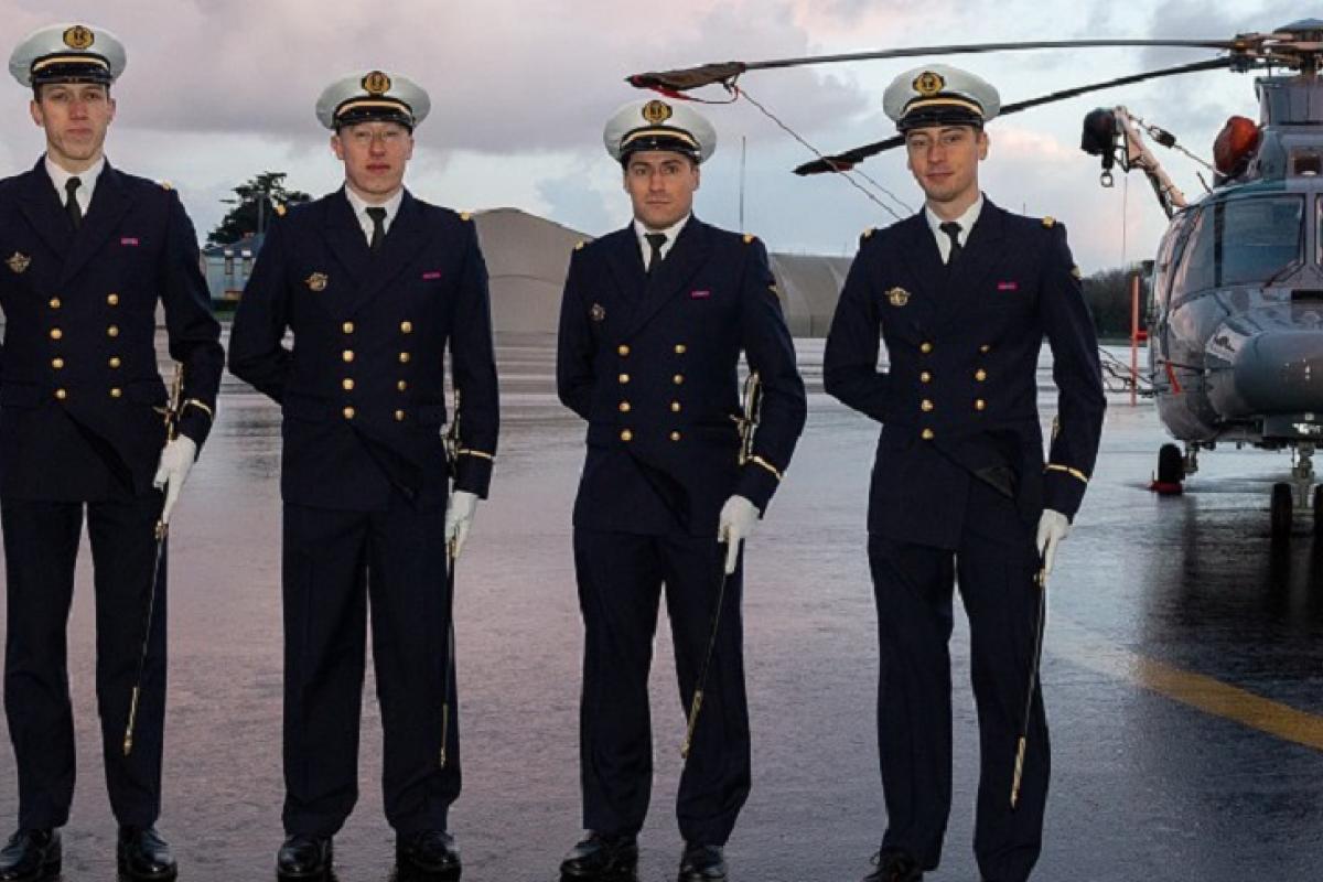 5 nouveaux pilotes dans la Marine