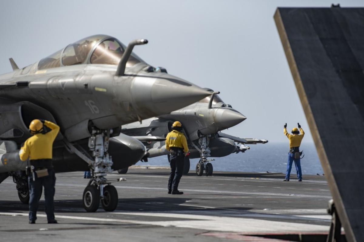  CLEMENCEAU 21 - Premier engagement du groupe aéronaval depuis la mer Rouge au profit de l’opération CHAMMAL