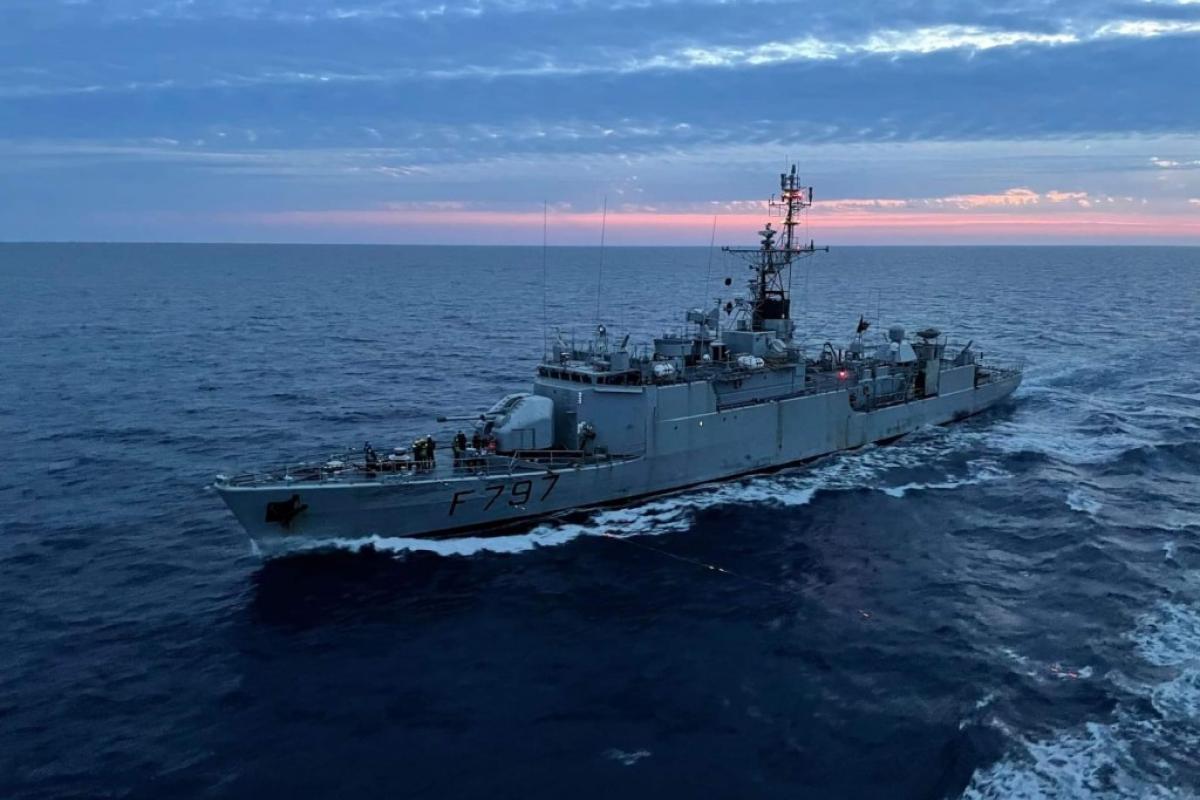 Le 10 septembre 2021, le Patrouilleur de haute mer (PHM) Commandant Bouan a accosté à Toulon, son port base, après 10 jours de mission en Méditerranée dans le cadre de la Posture Permanente de Sauvegarde Maritime (PPSM). Sous le contrôle opérationnel du Centre des Opérations de la Méditerranée, l’équipage du PHM a assuré en coopération avec toute l’organisation permanente, la surveillance maritime des approches françaises. La patrouille a permis de maintenir le lien entre la chaîne sémaphorique, notamment p