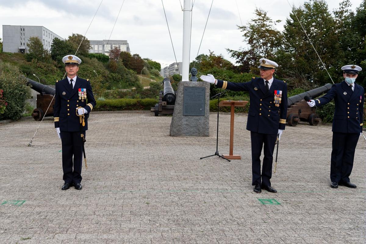 Un nouveau commandant pour Le Téméraire