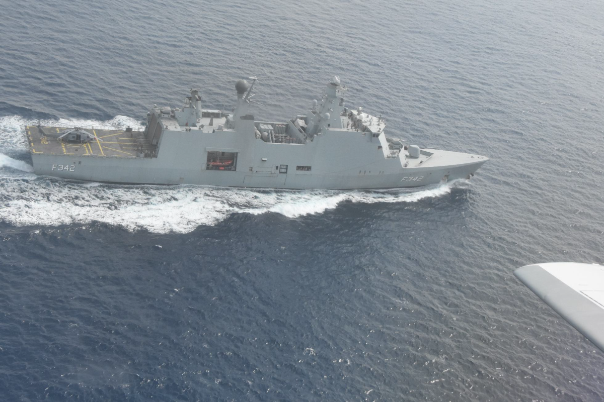 GOLFE DE GUINEE : le Falcon 50 M et la frégate danoise Esbern Snare renforcent leur interopérabilité