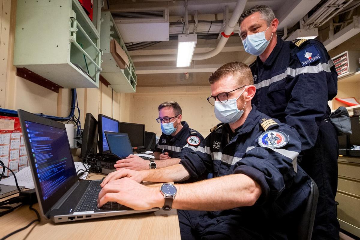 CLEMENCEAU 22 - La cyberdéfense, un domaine de lutte au cœur des opérations du groupe aéronaval 