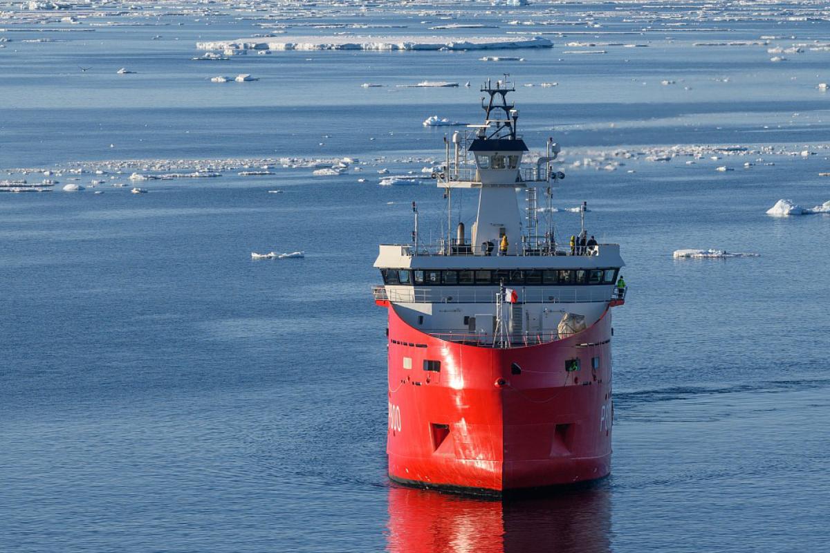 La patrouilleur polaire L’Astrolabe continue de se mobiliser pour l’environnement