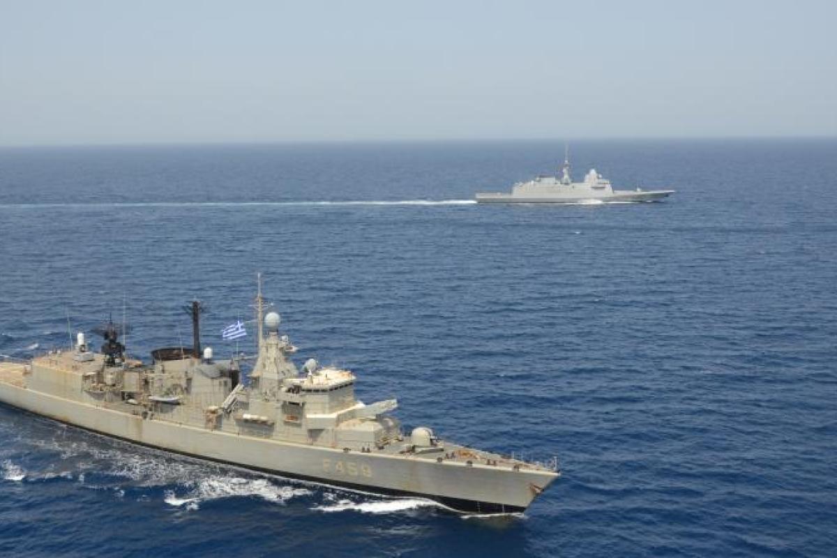 Méditerranée centrale – L’Auvergne s’entraîne avec les forces armées grecques