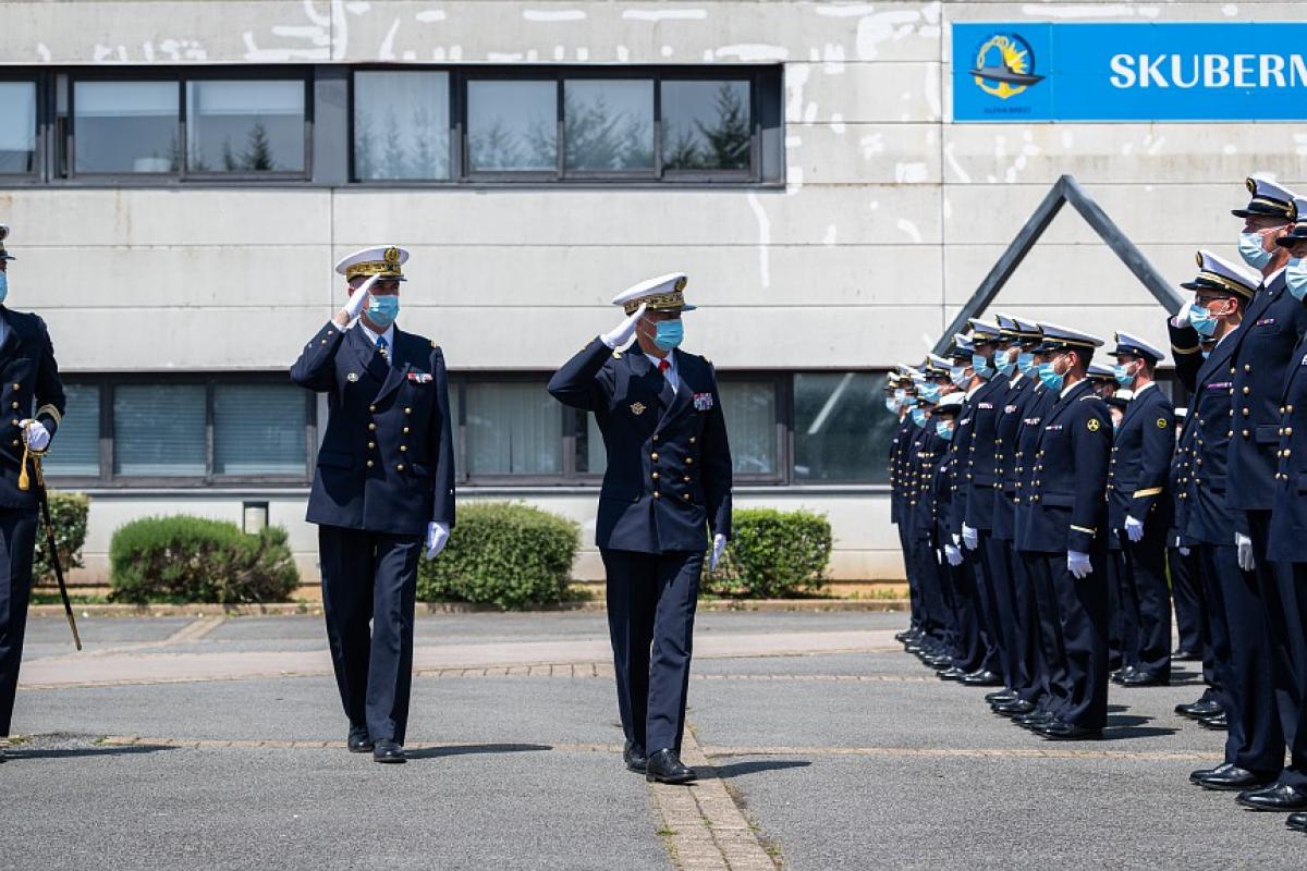 Atlantique Nord : le VAE Lebas félicite l’équipage B de la Bretagne pour son action sur un théâtre contesté