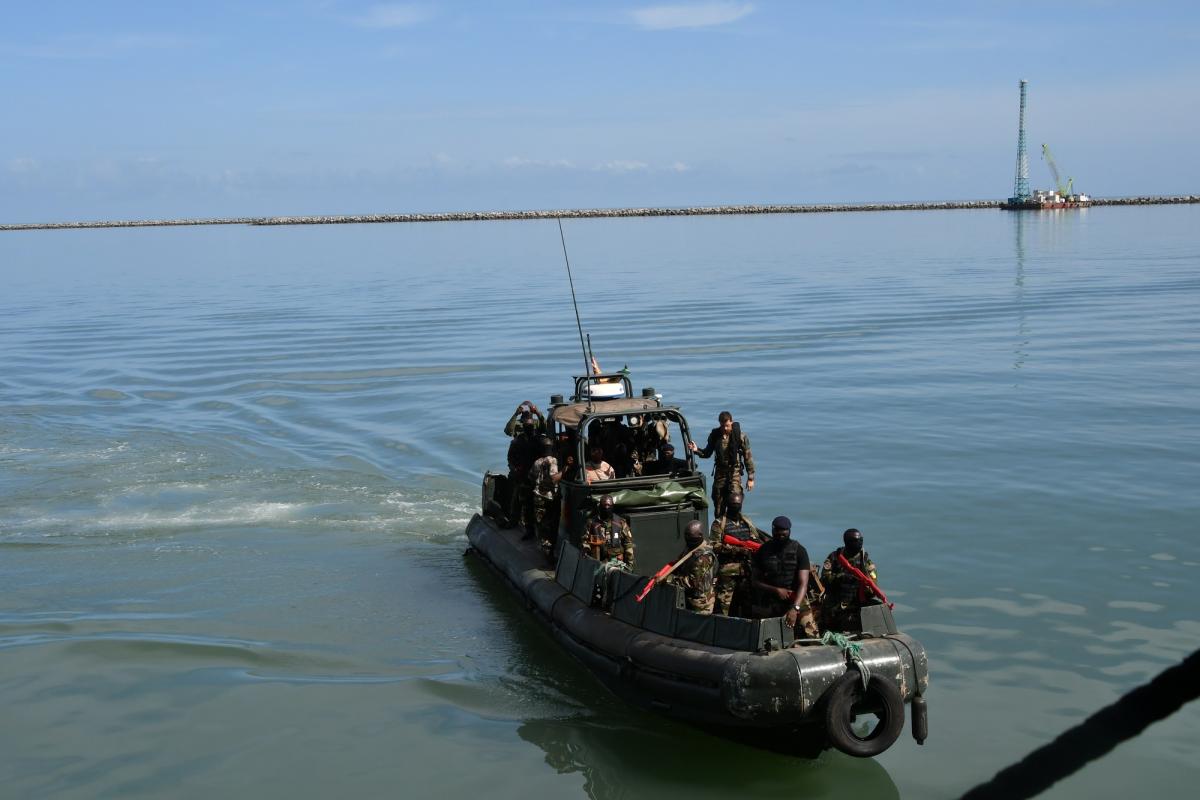 Opération Corymbe - Début de mission en Guinée pour le BCR Somme