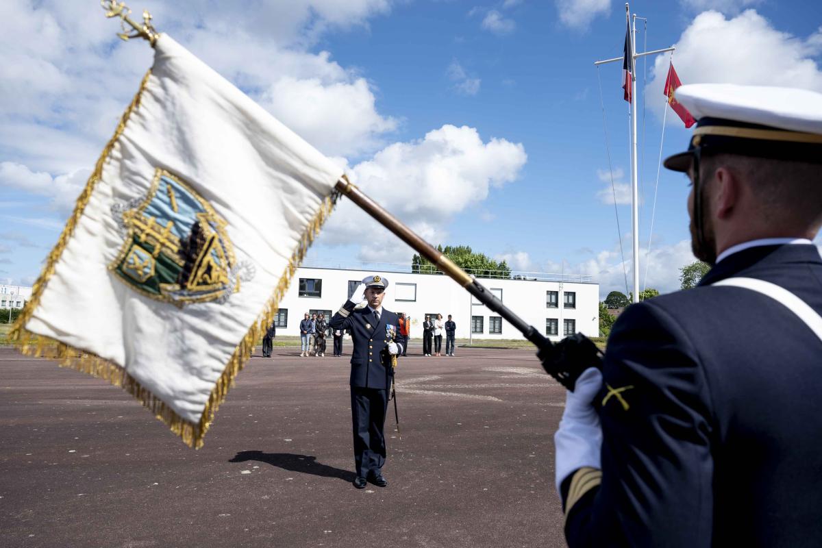 Prise de commandement de la base des fusiliers marins et commandos