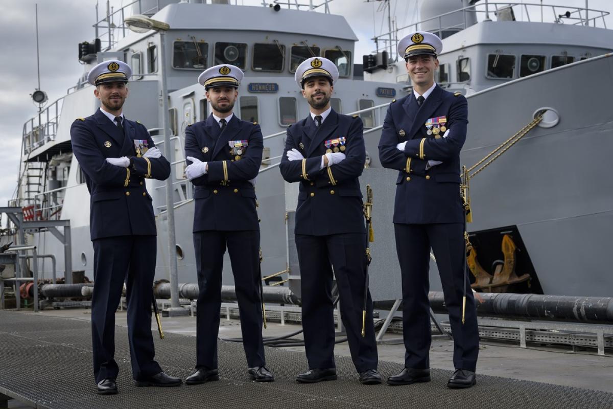 De nouveaux commandants pour les 4 bâtiments école 