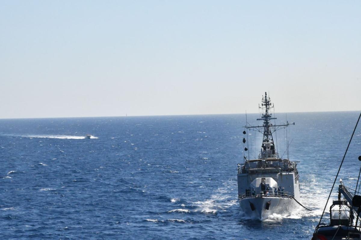 Ravitaillement à la mer : le BCR Marne et le PHM Commandant Birot en flèche !