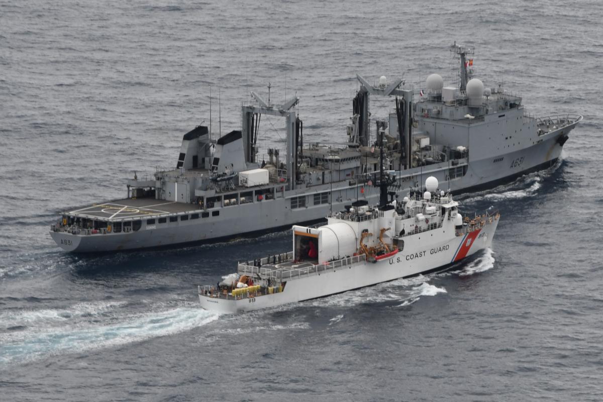 Échanges entre l’USCG Mohawk et le BCR Somme au Sud du Sénégal