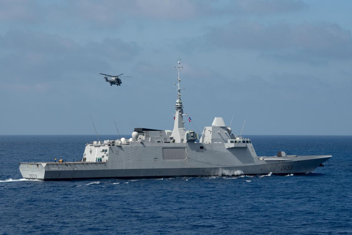 Le commandant de la TF 470 et 4 FREMM reçoivent le « Hook ’Em award », prix d’excellence américain en lutte anti-sous-marine 