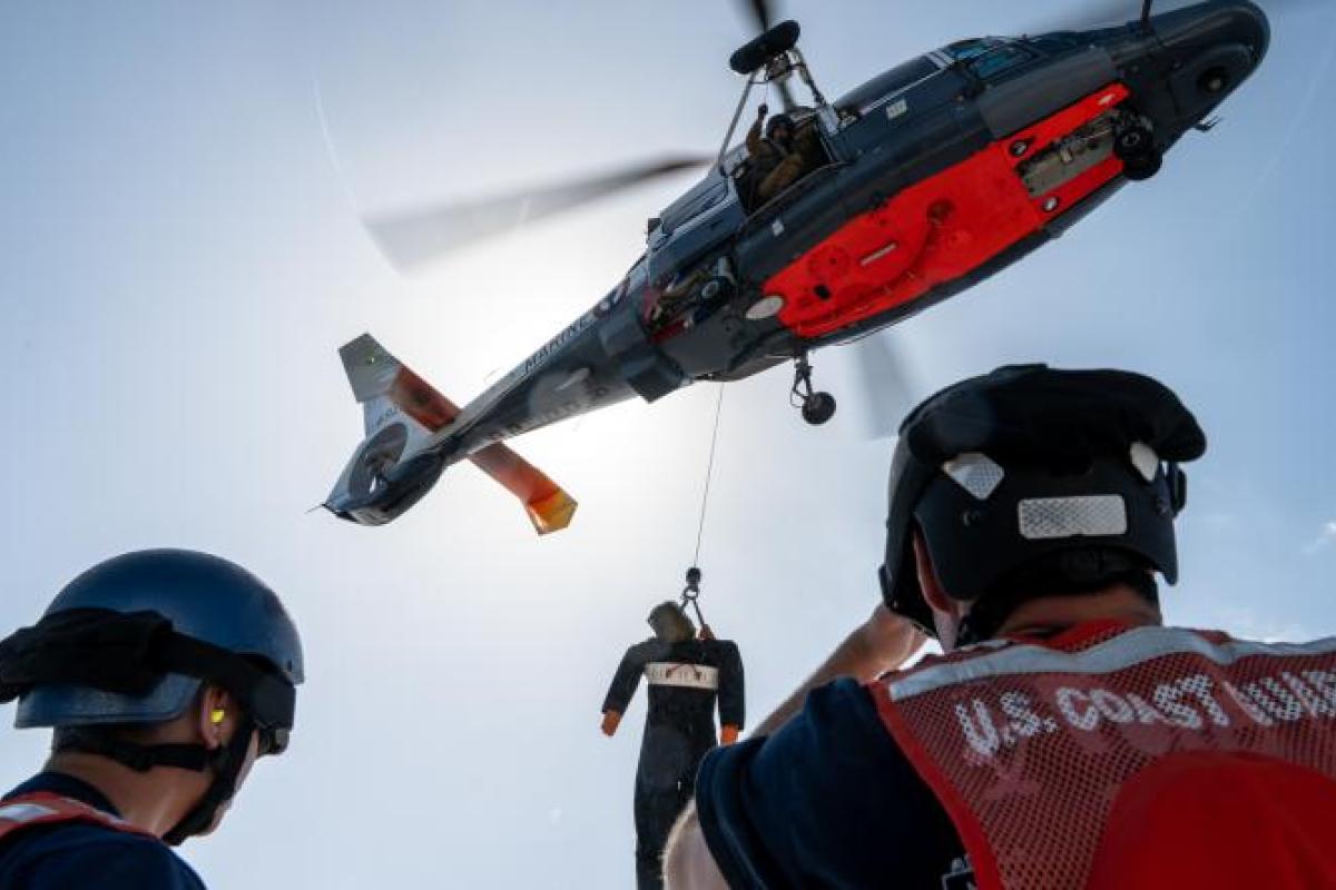  FAPF – Exercice de sauvetage maritime avec les US Coast Guards et les services de l’État