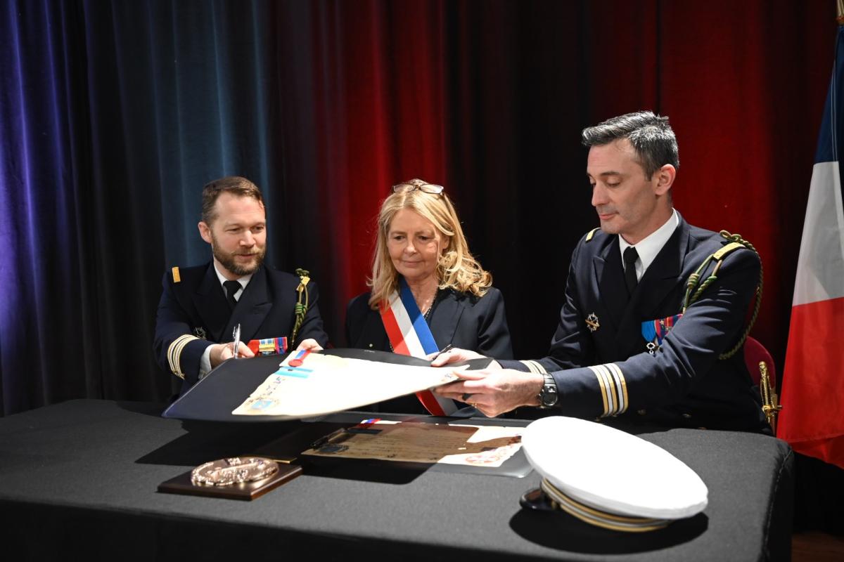 Parrainage du sous-marin nucléaire d’attaque Suffren par la ville de Saint-Tropez