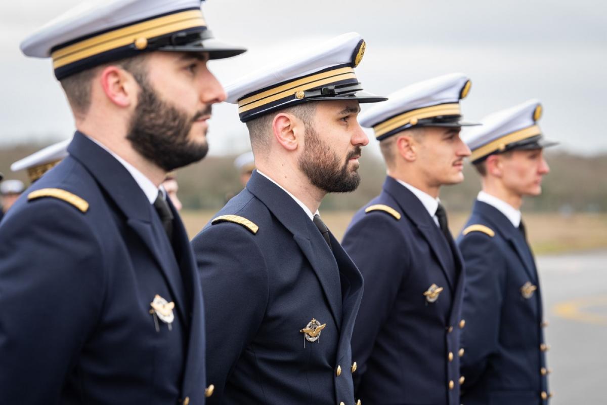  Quatre nouveaux pilotes d’hélicoptères pour l’aéronautique navale
