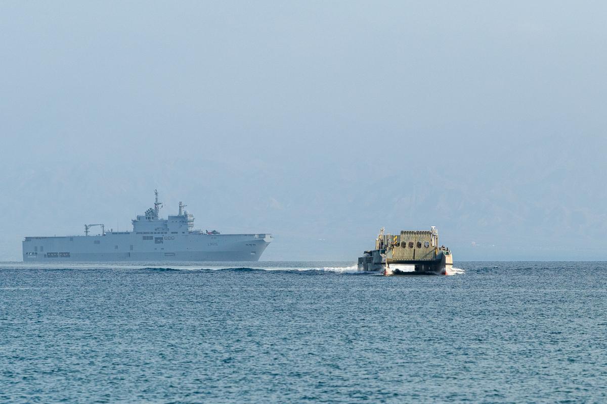  Mission Jeanne d’Arc : débarquement amphibie et manœuvre tactique dans le désert djiboutien pour les officiers-élèves