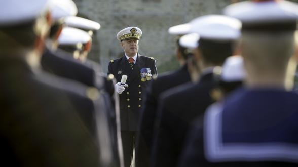 Dans le cadre de la journée du marin 2018, organisée le mercredi 23 mai, une remise de lettre de félicitation et de sabre a eu lieu dans la cour de la préfecture maritime de l'Atlantique après la cérémonie des couleurs.