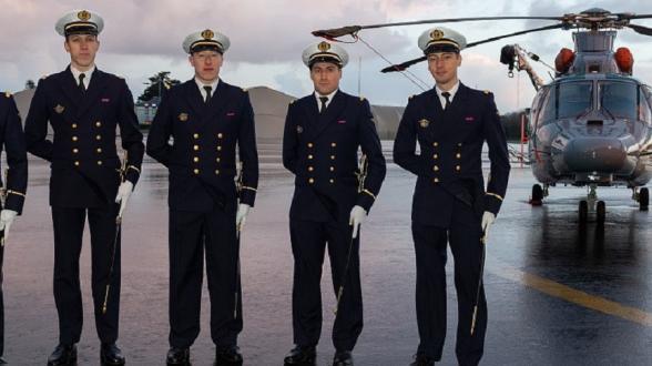 5 nouveaux pilotes dans la Marine