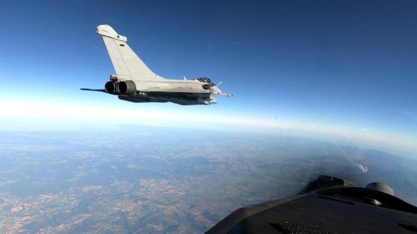 Les Rafale Marine en exercice de tir sur le camp de Canjuers