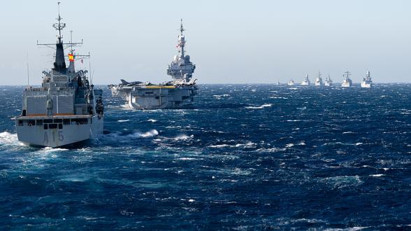 Après deux semaines d’opérations aéromaritimes dont pas moins de 6 jours de combat en situation réaliste, Polaris 21 a redéfini les normes de la préparation au combat de haute intensité. Dans un format qui n’attend qu’à être repris en France et par les armées alliées, il marque un changement d’ambition dans la préparation opérationnelle à la complexité de la guerre aéromaritime de demain.