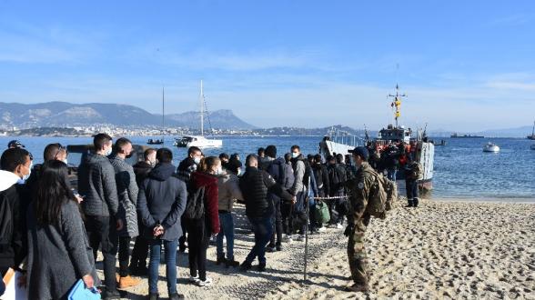 Stage de mise en condition opérationnelle validé pour le PHA Dixmude