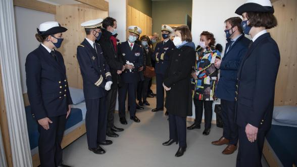La ministre des Armées visite le nouvel internat de l’Ecole des mousses 