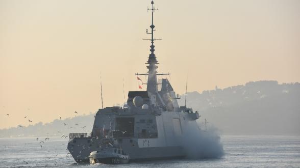 En entrainement au large de la Corse, la Normandie se prépare à intégrer le GAN