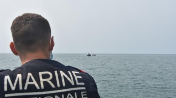 CORYMBE 160 - Interaction avec la Marine gabonaise au large de Libreville