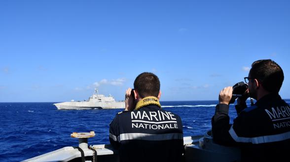 Mission Asie 2022 : Le Vendémiaire s’entraîne avec l’US Navy