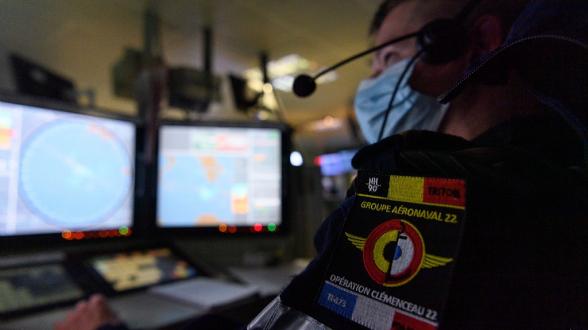 Préparations opérationnelles avec nos partenaires méditerranéens, officiers étrangers insérés, protection du porte-avions par des unités de combat étrangères mais aussi intégration d’un détachement hélicoptère belge sur la frégate Forbin, les alliés européens et de l’OTAN assurent ensemble la sécurité de l’Europe.
