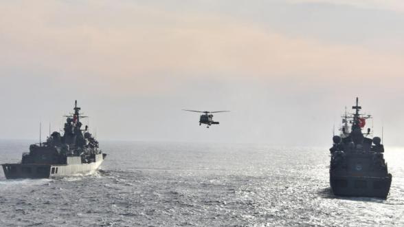 Méditerranée orientale – La FREMM Auvergne s’entraîne dans le cadre de l’OTAN au large de la Turquie