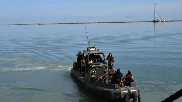 Opération Corymbe - Début de mission en Guinée pour le BCR Somme