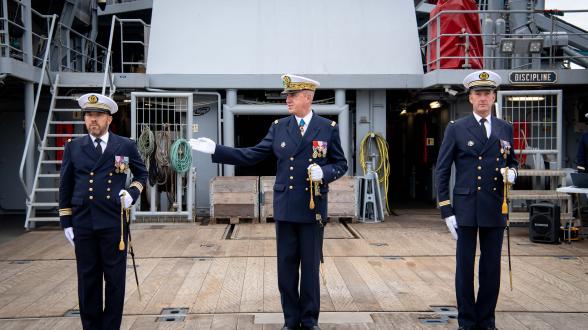 Un nouveau commandant pour l'équipage A  du bâtiment de soutien et d'assistance métropolitain Garonne