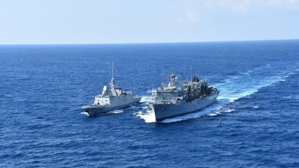Méditerranée centrale – Le Languedoc poursuit ses activités de coopération au sein du groupe aéronaval de l’USS Harry S. Truman 