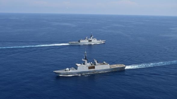 Méditerranée – Exercice conjoint en mer entre les FLF Guépratte et Surcouf 