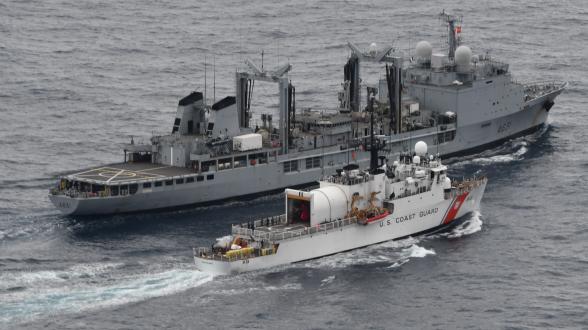 Échanges entre l’USCG Mohawk et le BCR Somme au Sud du Sénégal