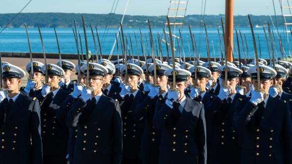  Remise de sabres aux nouveaux élèves-officiers de la promotion EN22